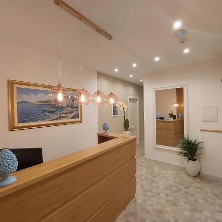 Mistral Luxury Suites ซอร์เรนโต ภายนอก รูปภาพ