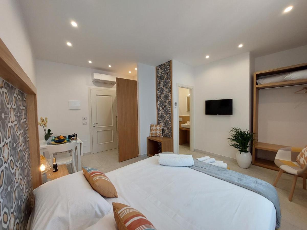 Mistral Luxury Suites ซอร์เรนโต ภายนอก รูปภาพ
