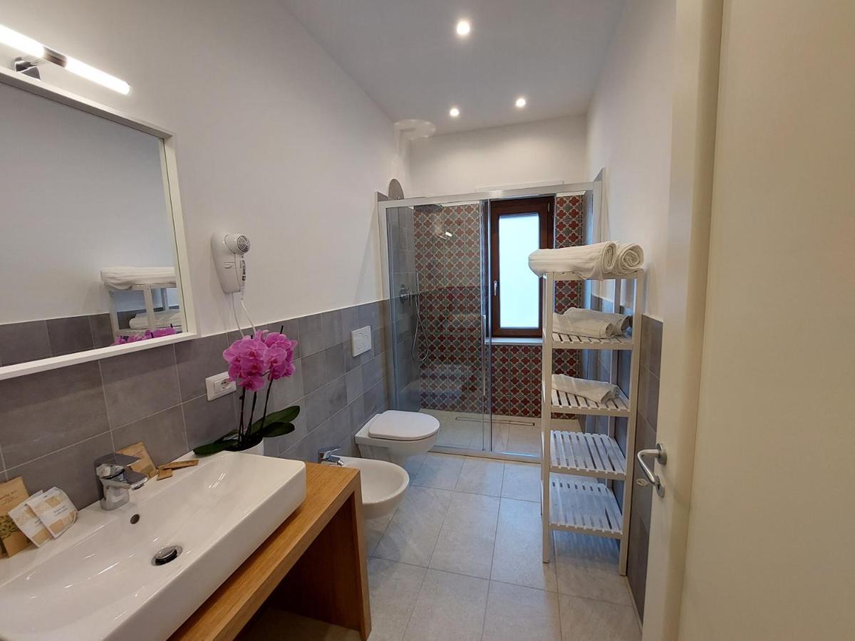 Mistral Luxury Suites ซอร์เรนโต ภายนอก รูปภาพ