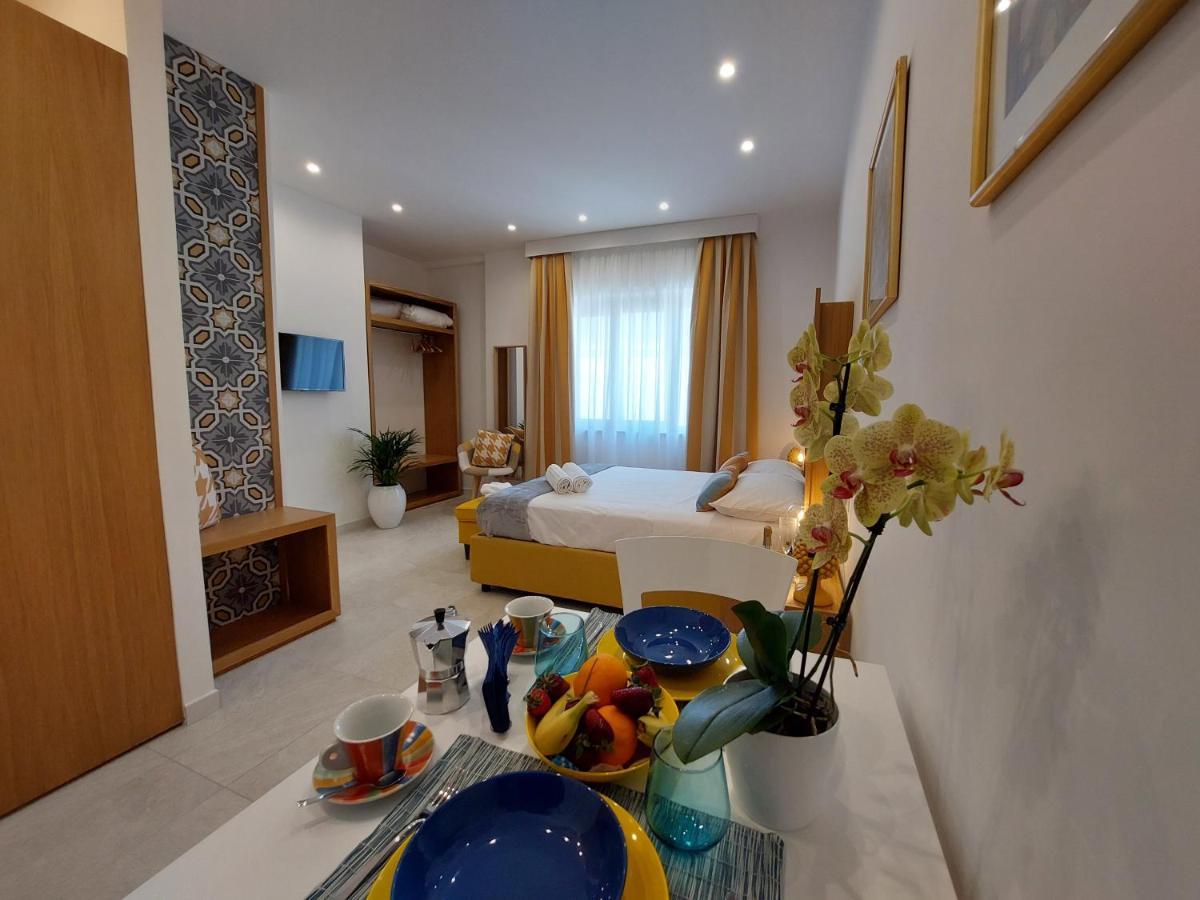 Mistral Luxury Suites ซอร์เรนโต ภายนอก รูปภาพ