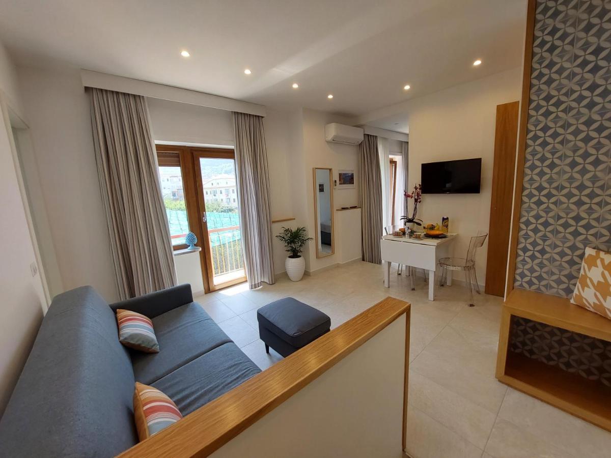 Mistral Luxury Suites ซอร์เรนโต ภายนอก รูปภาพ