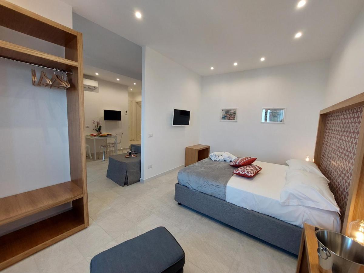 Mistral Luxury Suites ซอร์เรนโต ภายนอก รูปภาพ