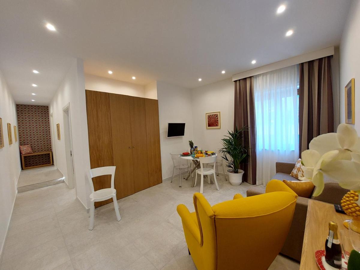 Mistral Luxury Suites ซอร์เรนโต ภายนอก รูปภาพ