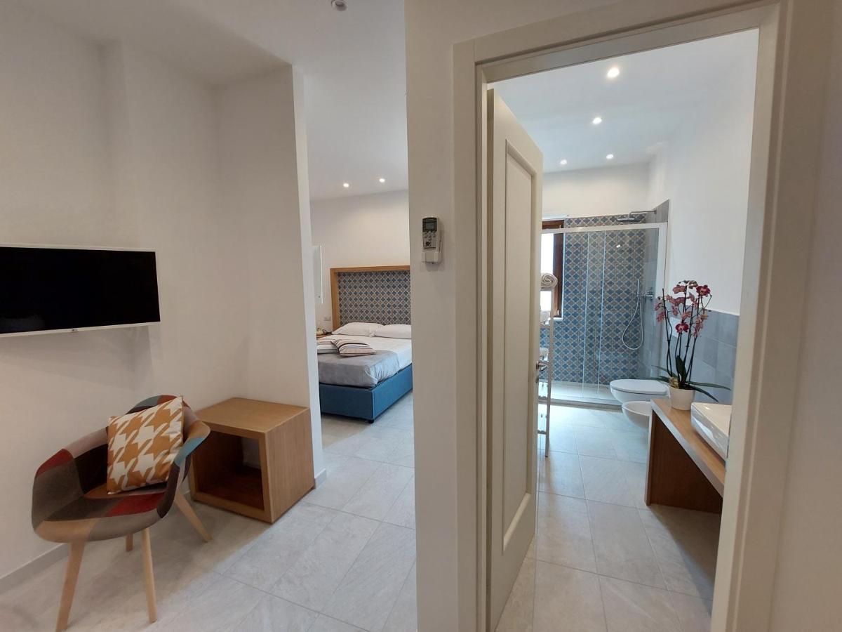 Mistral Luxury Suites ซอร์เรนโต ภายนอก รูปภาพ