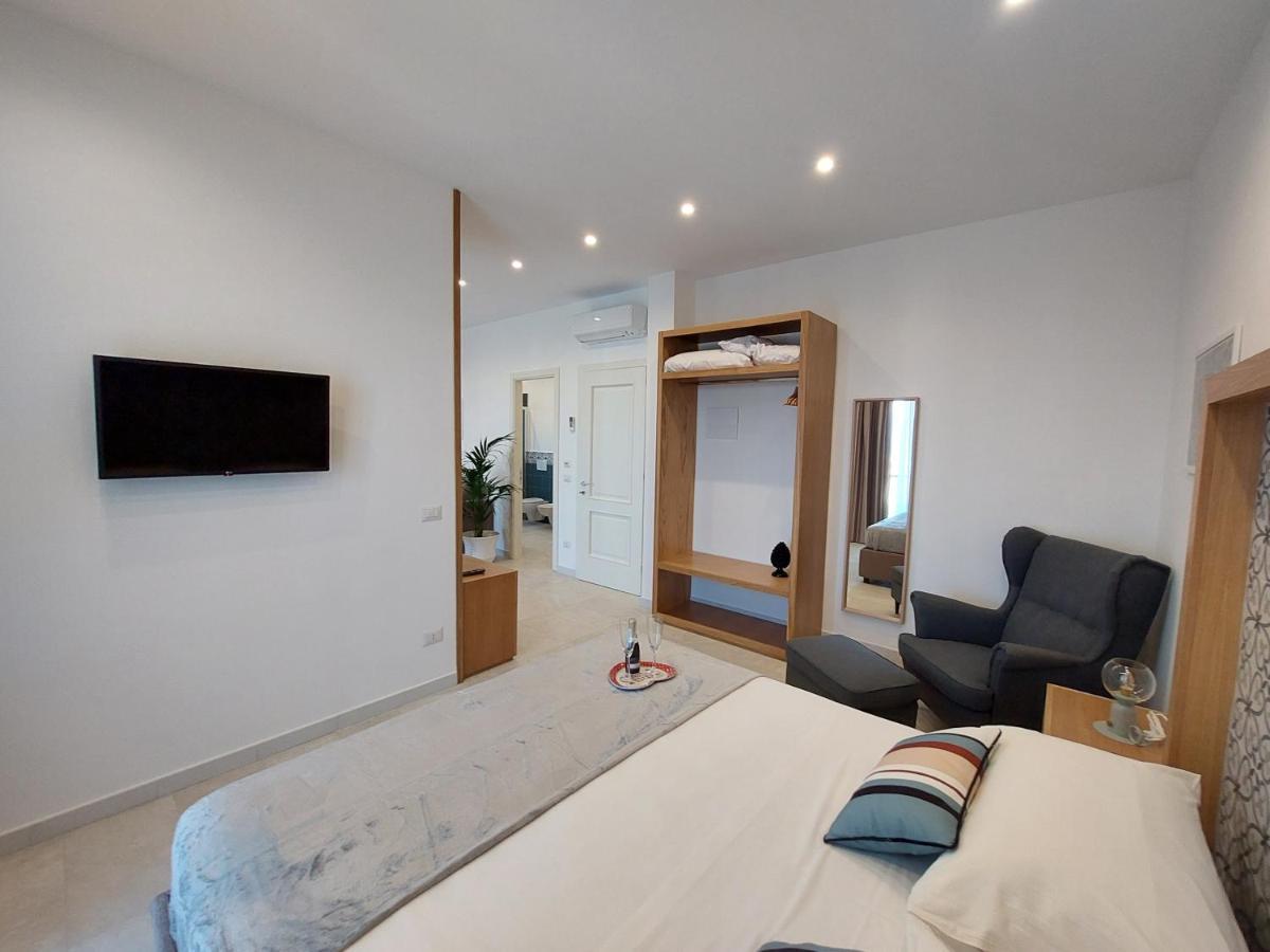 Mistral Luxury Suites ซอร์เรนโต ภายนอก รูปภาพ